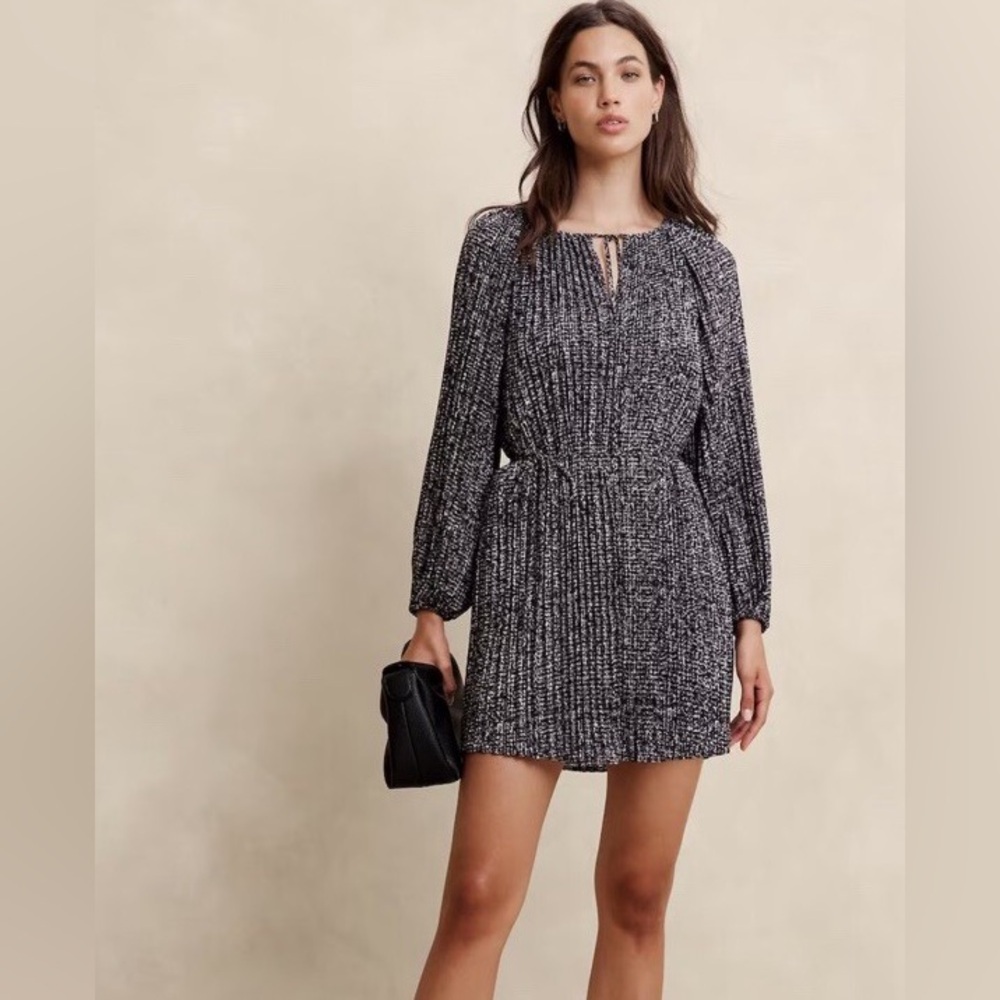 Banana Republic purple, black and White Long Sleeve Dress size medium